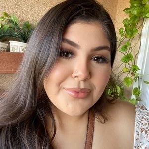 Meet your Posher, Cristina